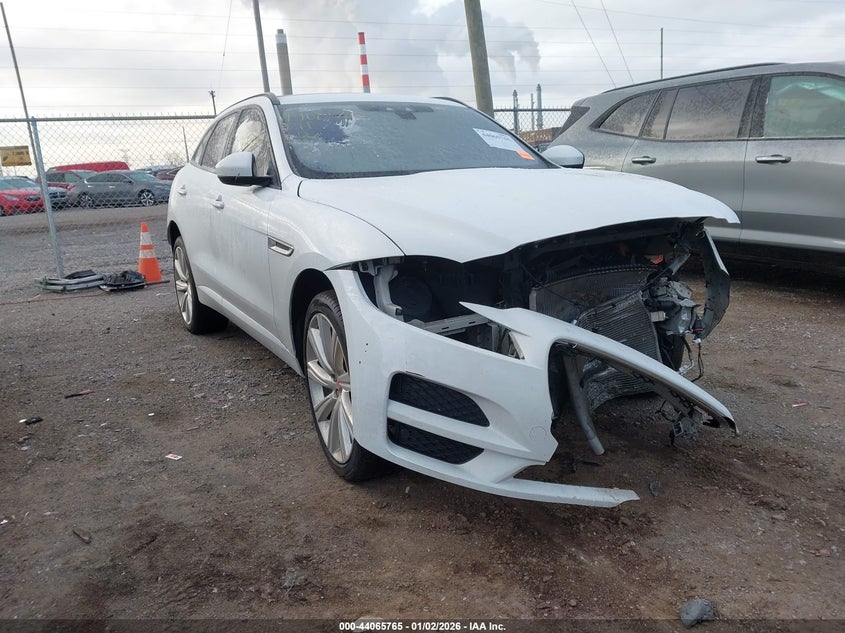 SADCJ2BV2HA075243 2017 Jaguar F-Pace 35T Premium auction photo 1