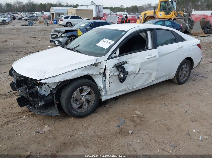 2025 Hyundai Elantra Se