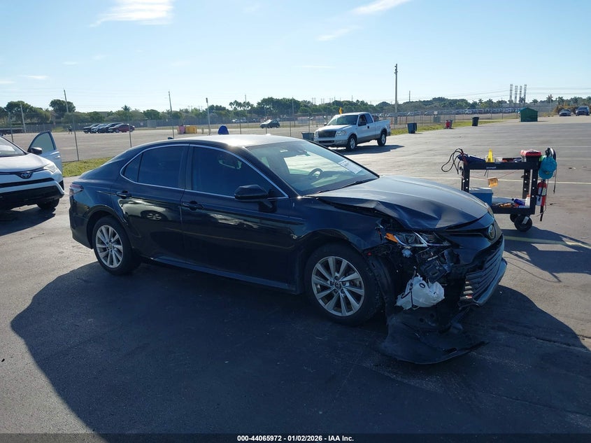 4T1C11AK0PU105524 2023 Toyota Camry Le auction photo 1