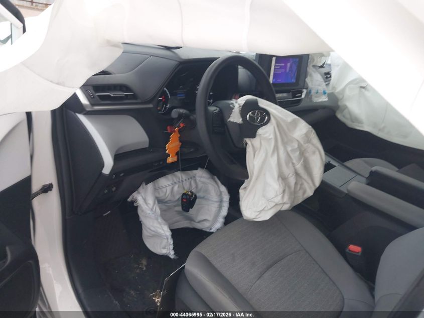 2025 Toyota Sienna Le