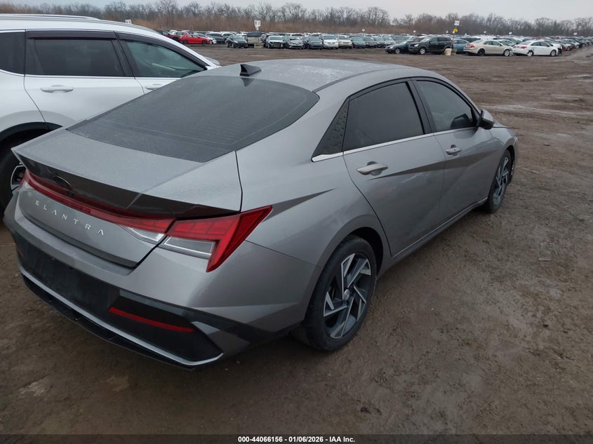 2024 Hyundai Elantra Sel