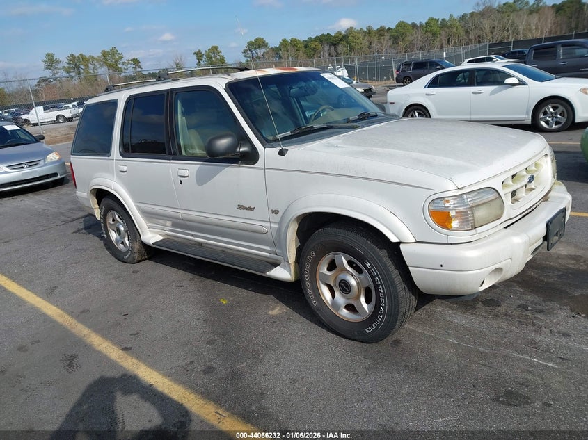 1FMZU65P9YZC36895 2000 Ford Explorer Limited auction photo 1