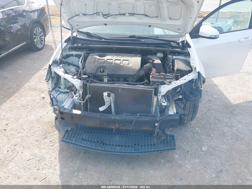 VIN 5YFBURHEXHP669010 2017 TOYOTA COROLLA SE