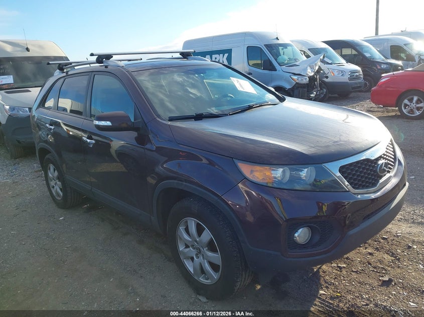 2011 KIA SORENTO Maroon VIN: 5XYKT4A1XBG115992