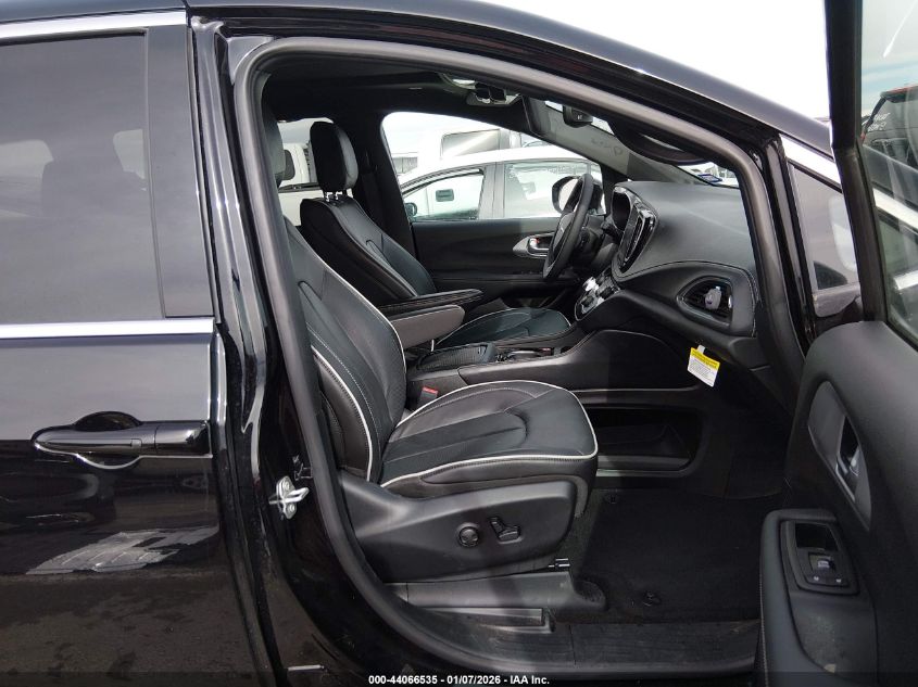 2026 Chrysler Pacifica - 2C4RC1GG0TR176418