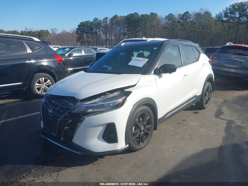 2023 Nissan Kicks Sr Xtronic Cvt