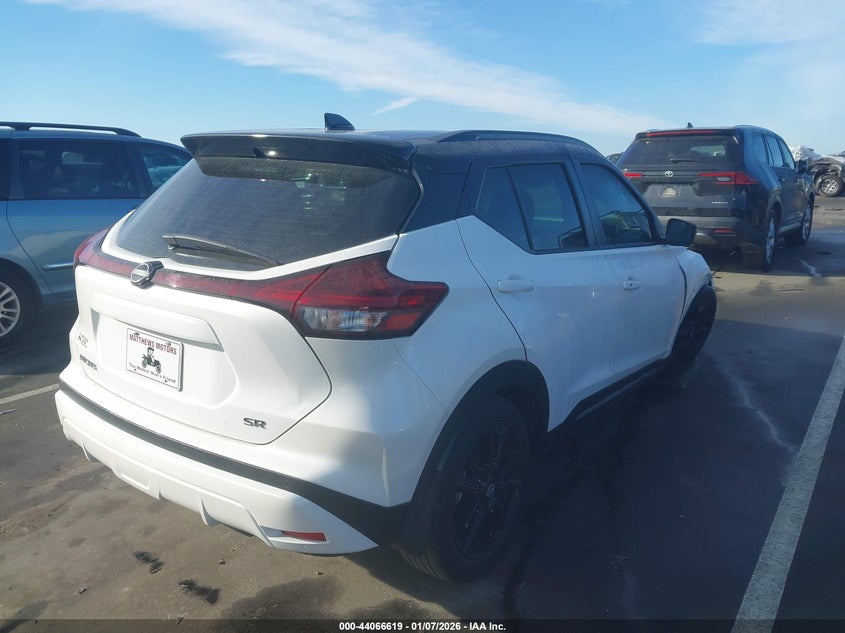 2023 Nissan Kicks Sr Xtronic Cvt