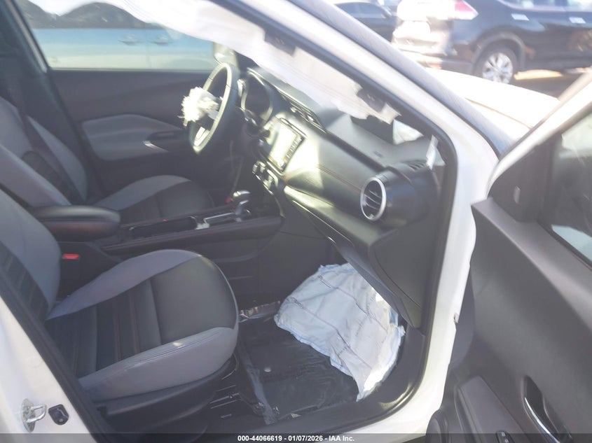 2023 Nissan Kicks Sr Xtronic Cvt