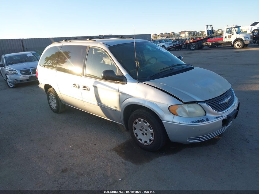 2004 Chrysler Town & Country Lx