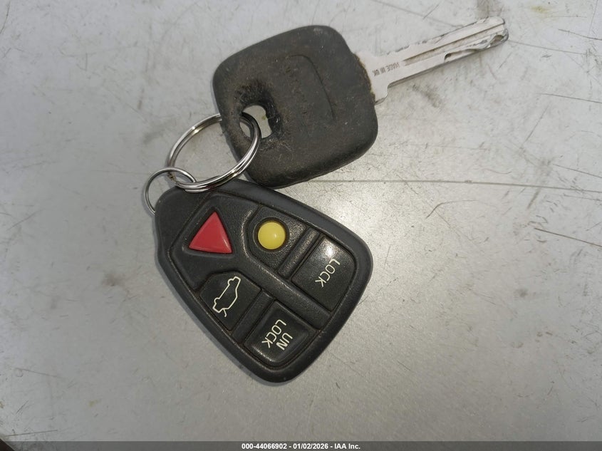 2003 Volvo V70 2.4 VIN: YV1SW61T332314084 Lot: 44066902