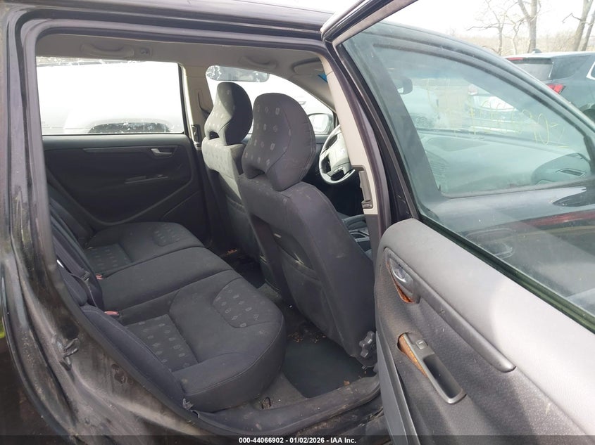 2003 Volvo V70 2.4 VIN: YV1SW61T332314084 Lot: 44066902