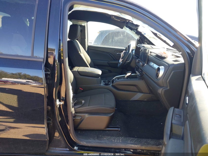 2024 CHEVROLET COLORADO auction photo 5