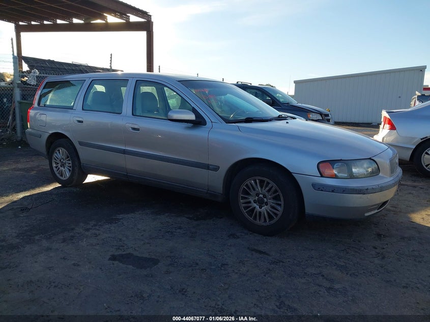 VOLVO V70 2004. Lot# 44067077. VIN YV1SW64A142381486. Photo 1