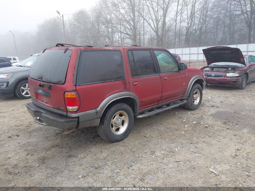 2000 Ford Explorer Xlt