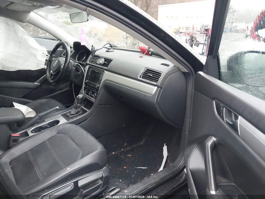 2019 Volkswagen Passat 2.0T Wolfsburg Edition