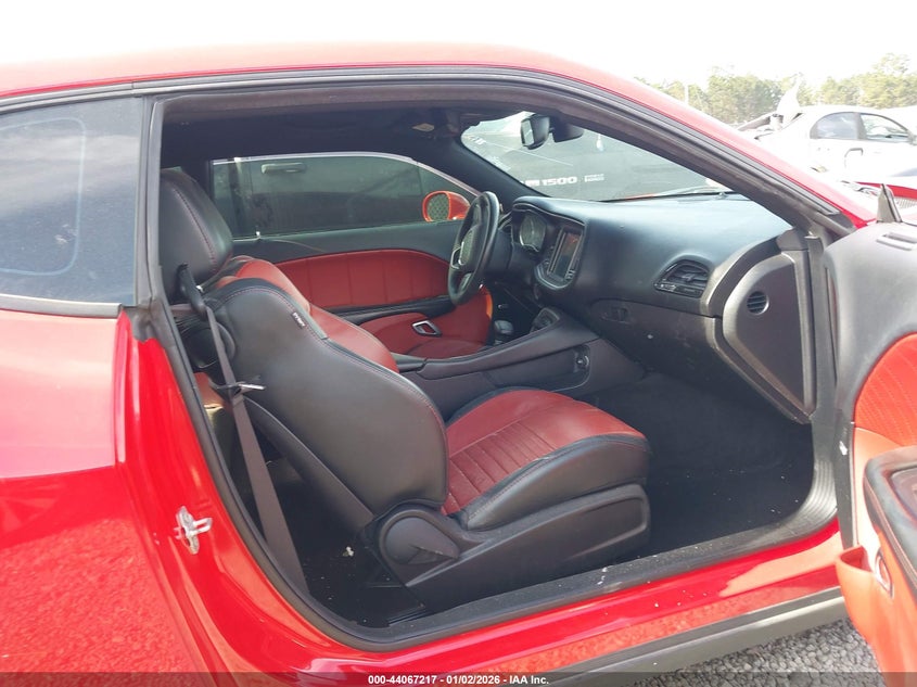 2016 Dodge Challenger 392 Hemi Scat Pack Shaker