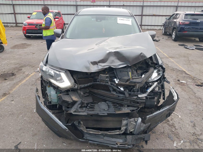 VIN 5N1AT2MT5LC715737 2020 NISSAN ROGUE S FWD