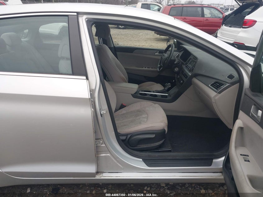 2015 HYUNDAI SONATA auction photo 5