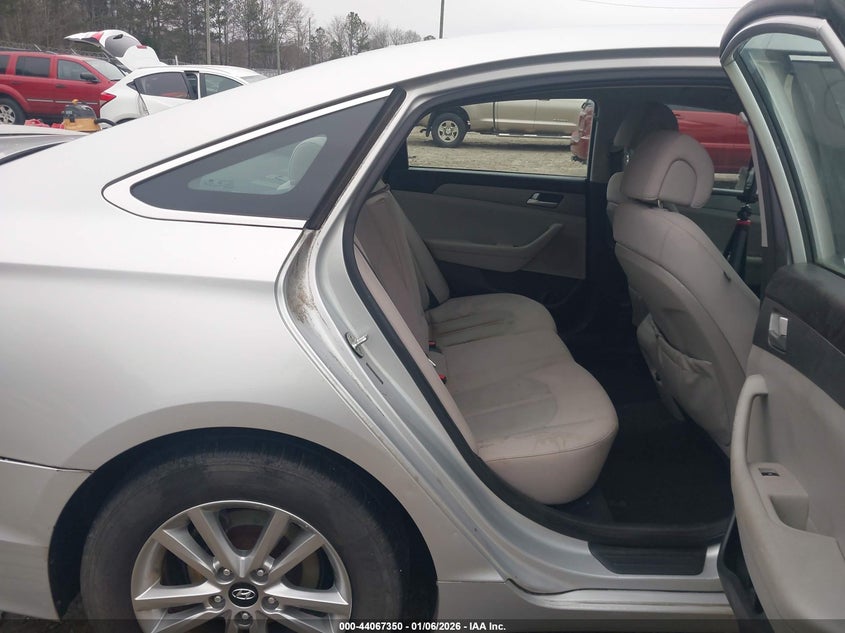 2015 HYUNDAI SONATA auction photo 8