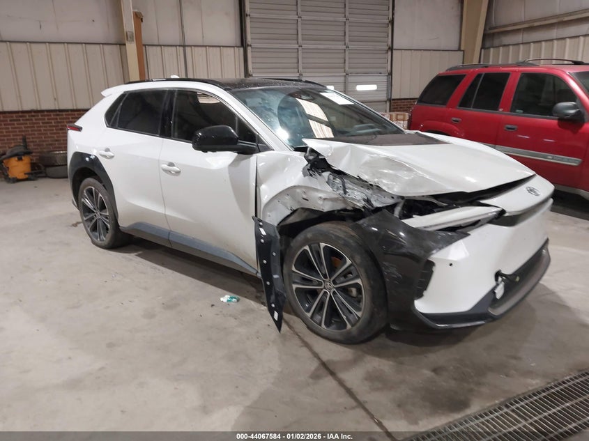 JTMAAAAA7PA021124 2023 Toyota Bz4X Limited auction photo 1