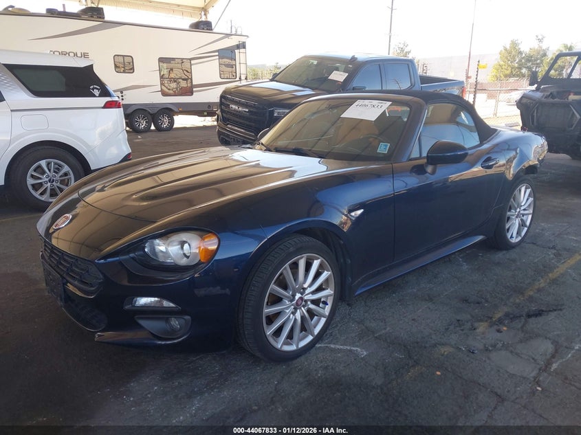 VIN JC1NFAEK0J0140195 2018 FIAT 124 SPIDER LUSSO