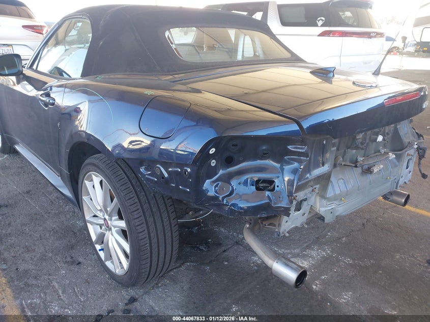 VIN JC1NFAEK0J0140195 2018 FIAT 124 SPIDER LUSSO