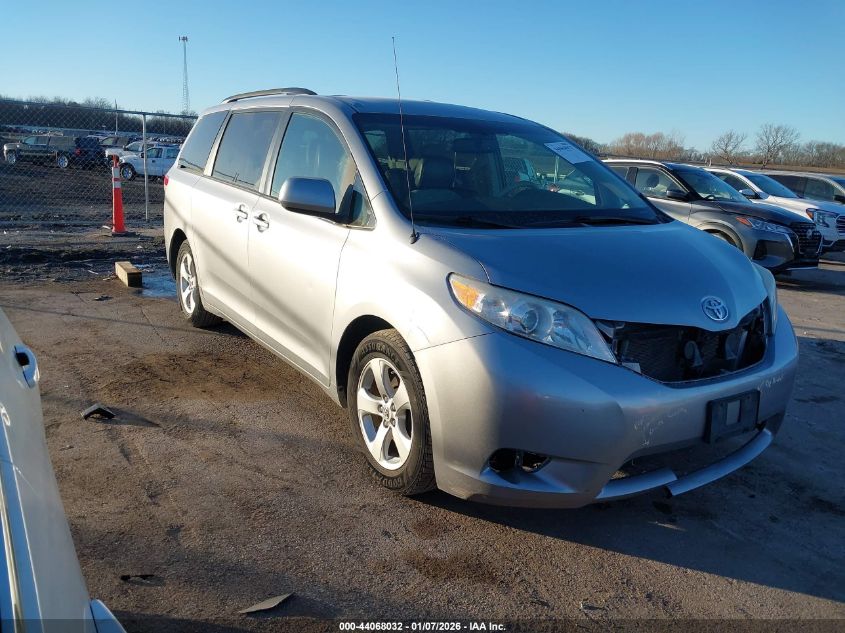 2012 Toyota Sienna Le V6 8 Passenger