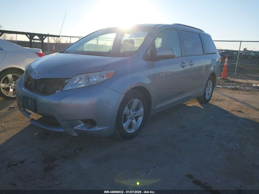 2012 Toyota Sienna Le V6 8 Passenger