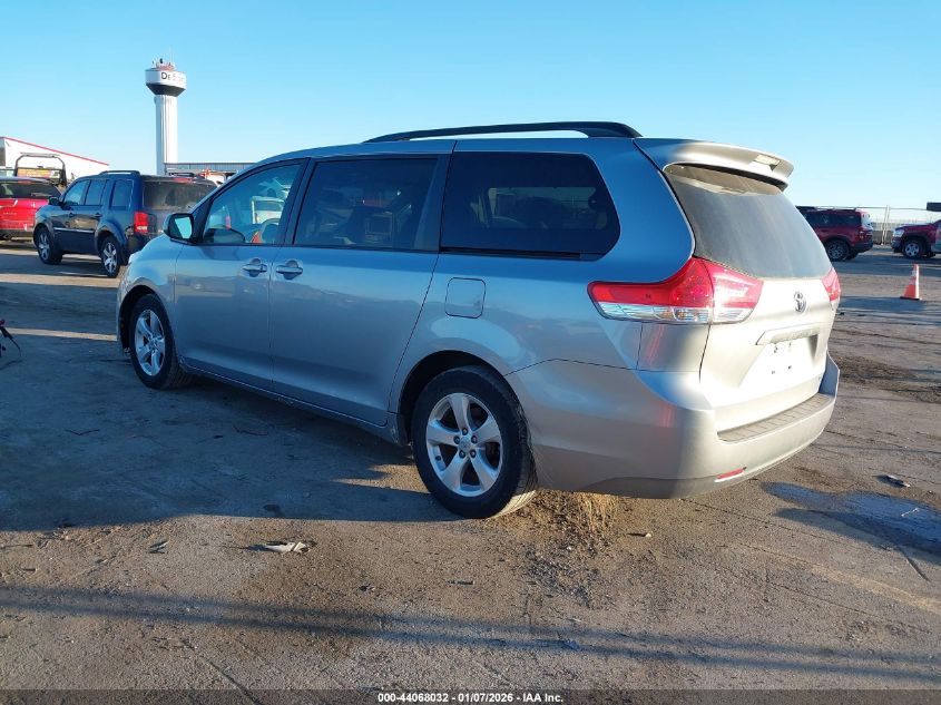 2012 Toyota Sienna Le V6 8 Passenger