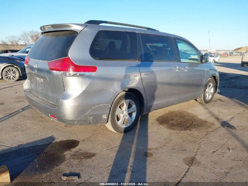 2012 Toyota Sienna Le V6 8 Passenger