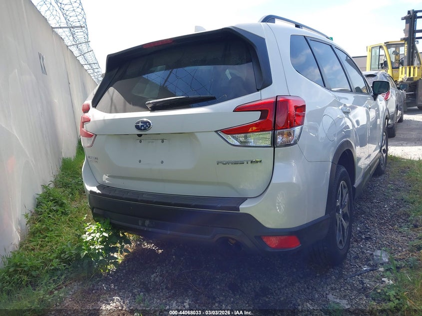 Vin: jf2skajc6mh519614, lot: 44563833, subaru forester premium 20214