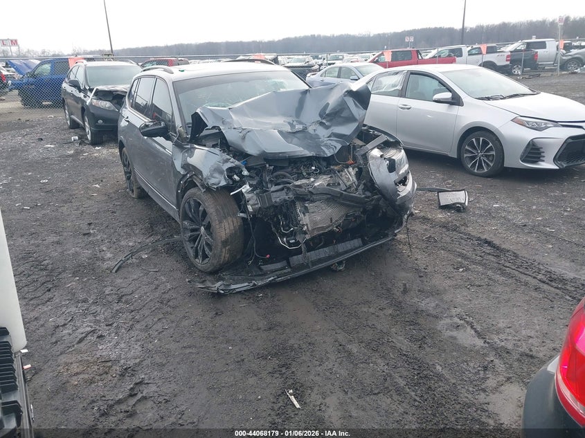 2021 Volkswagen Tiguan 2.0T Se/2.0T Se R-Line Black/2.0T Sel