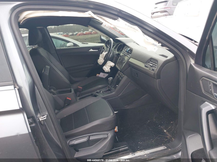 2021 Volkswagen Tiguan 2.0T Se/2.0T Se R-Line Black/2.0T Sel