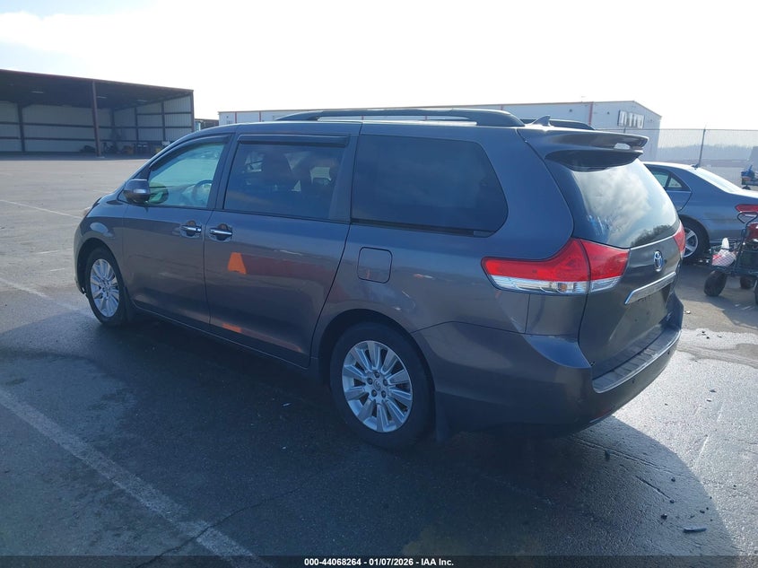 2013 Toyota Sienna Limited 7 Passenger