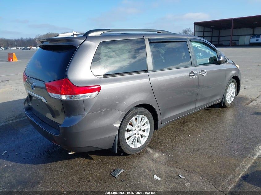 2013 Toyota Sienna Limited 7 Passenger