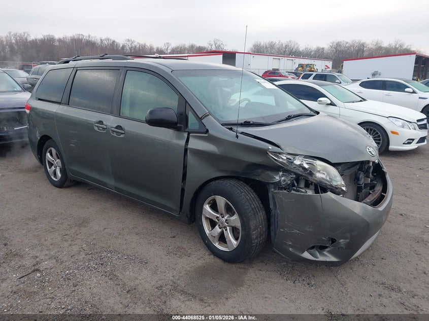5TDKK3DC5DS302721 2013 Toyota Sienna Le V6 8 Passenger auction photo 1