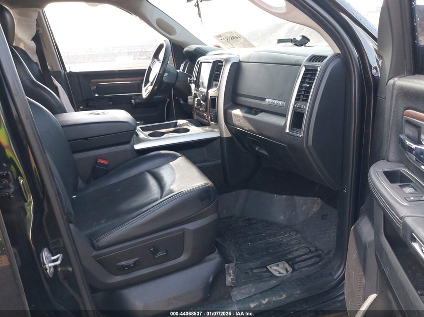 2017 Ram 1500 Laramie 4X4 5'7 Box