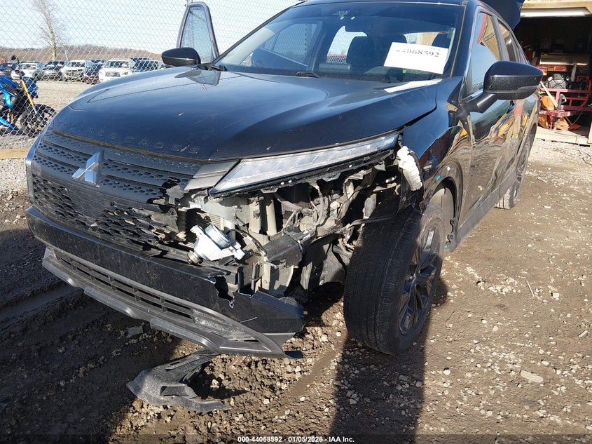 2022 Mitsubishi Eclipse Cross Le S-Awc VIN: JA4ATVAA0NZ029818 Lot: 44068592