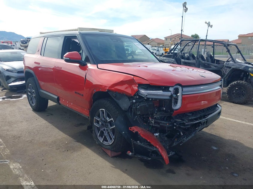 2025 Rivian R1S Adventure Dual Motor Large Pack/Adventure Dual Motor Max Pack