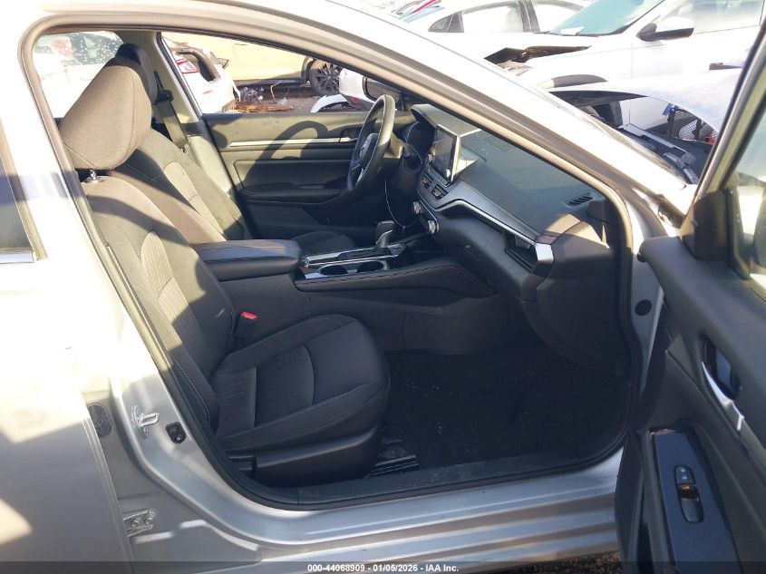 2023 Nissan Altima Sv Fwd