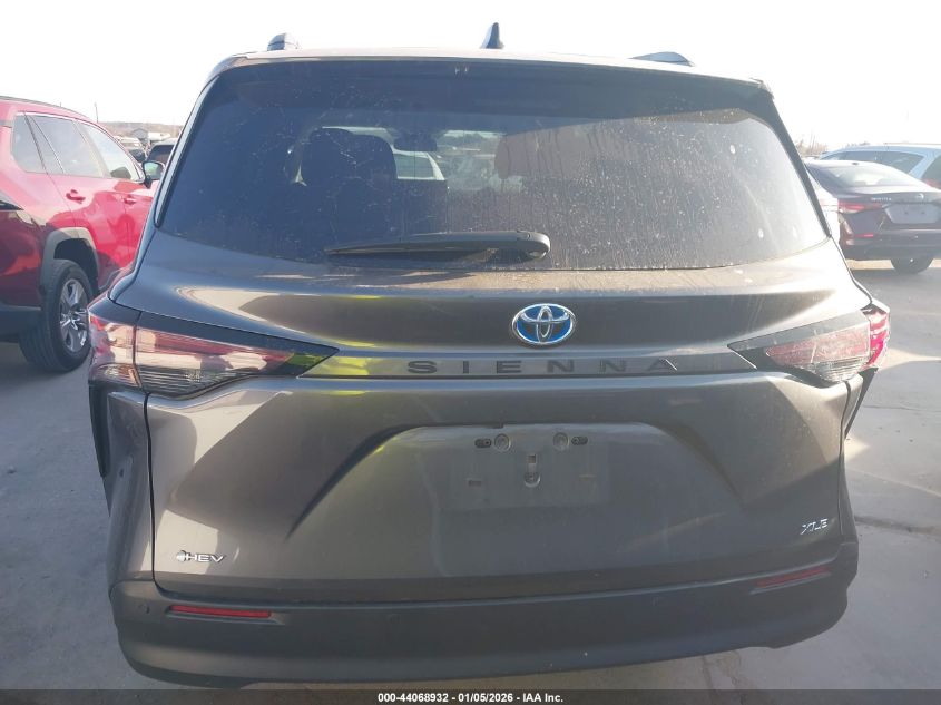 2025 Toyota Sienna - 5TDYRKEC9SS238565