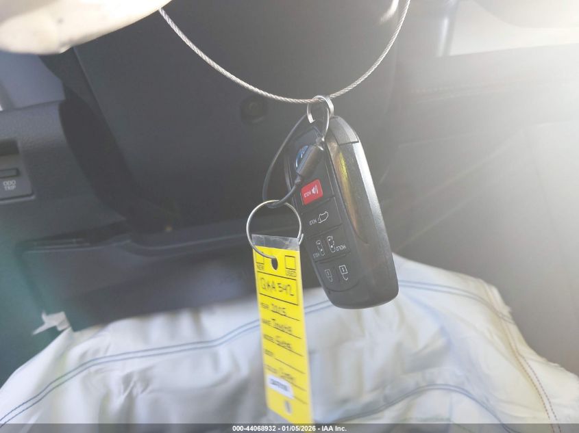 2025 Toyota Sienna - 5TDYRKEC9SS238565