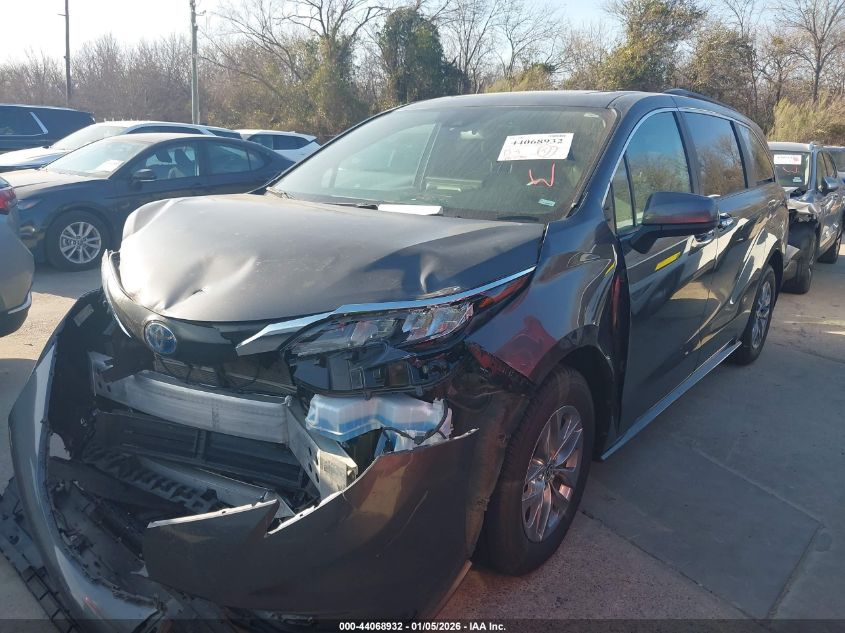 2025 Toyota Sienna - 5TDYRKEC9SS238565