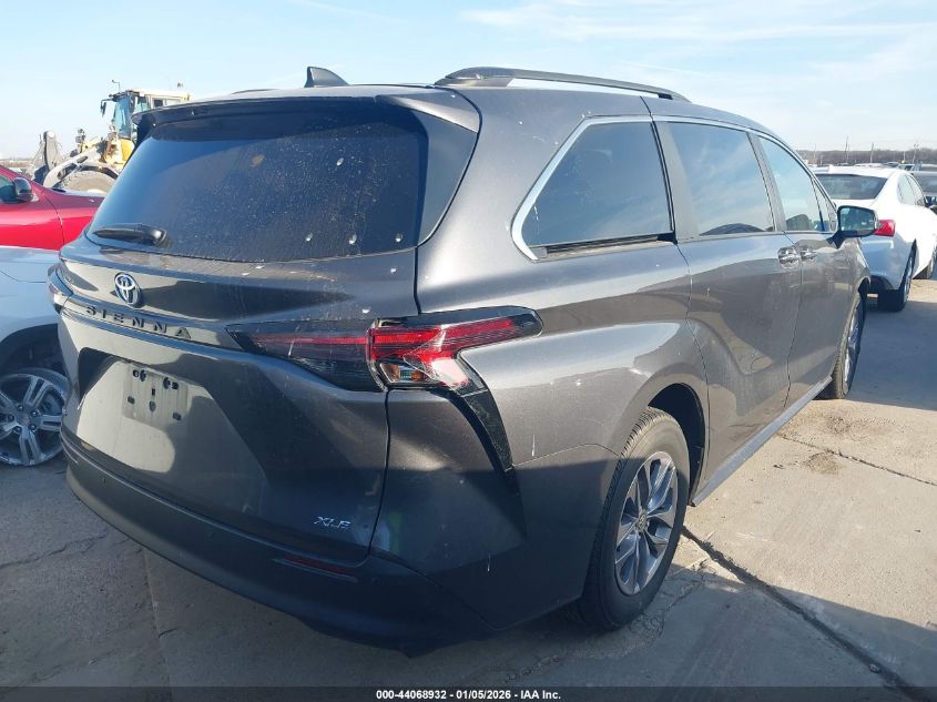 2025 Toyota Sienna - 5TDYRKEC9SS238565