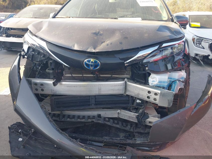 2025 Toyota Sienna - 5TDYRKEC9SS238565