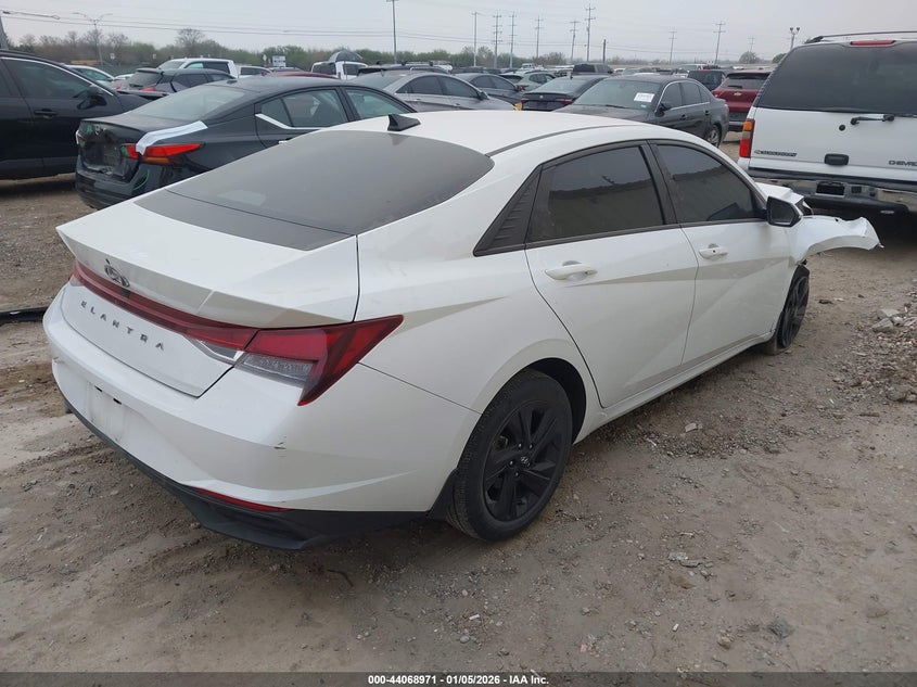 2022 Hyundai Elantra Sel