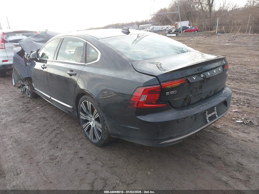 2023 Volvo S90 B6 Ultimate