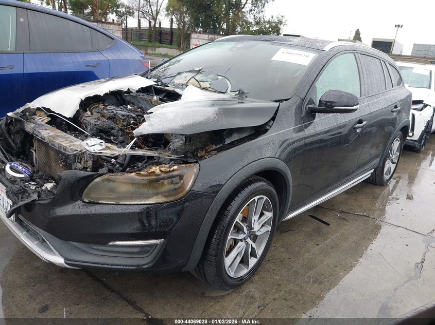 VIN YV440MWK4H1037458 2017 VOLVO V60 CROSS COUNTRY T5