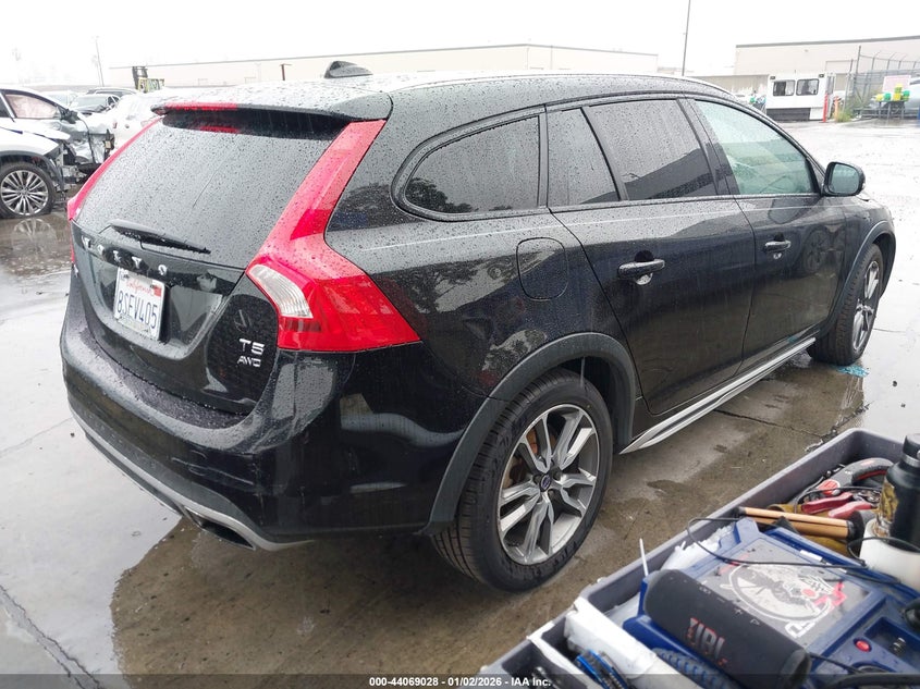VIN YV440MWK4H1037458 2017 VOLVO V60 CROSS COUNTRY T5