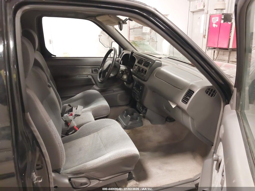 2000 Nissan Frontier Xe